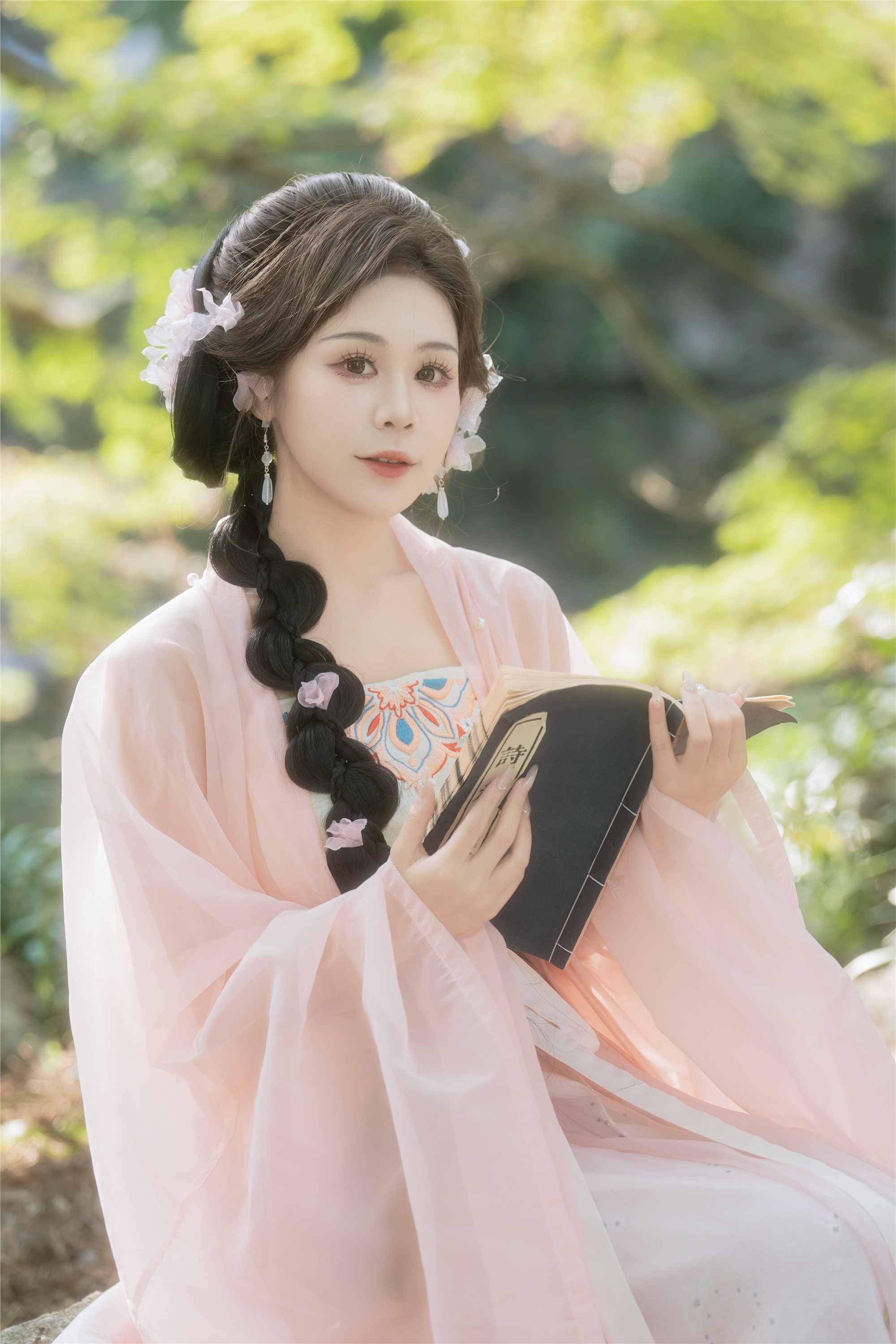 YITUYU艺图语 2025.01.02 粉色温婉 泡芙小方